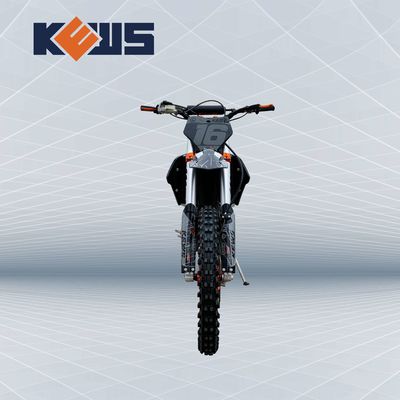 دراجة نارية سوداء 250CC Enduro طراز K16 مع محرك Benelli Twin Cam 120KM / H.