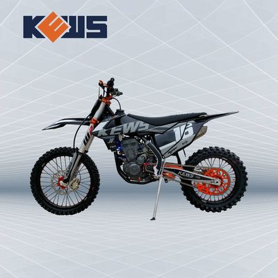 دراجة نارية سوداء 250CC Enduro طراز K16 مع محرك Benelli Twin Cam 120KM / H.