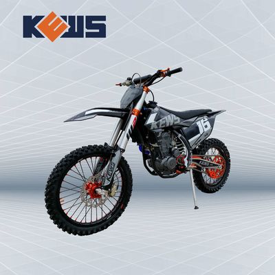 دراجة نارية سوداء 250CC Enduro طراز K16 مع محرك Benelli Twin Cam 120KM / H.