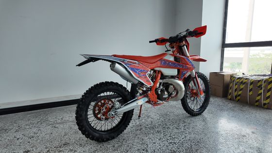K16 MT250 Off-Road Motorcycle with Single-Cylinder 2-Stroke Engine and 250ml Displacement