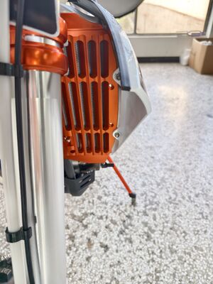 KEWS k23 R-edition دراجة نارية لدورة الدوران 4 سكتة بقدرة 21.0 كيلوواط طاقة 25.0 ن * م أقصى عزم الدوران و 140 كم / ساعة السرعة القصوى